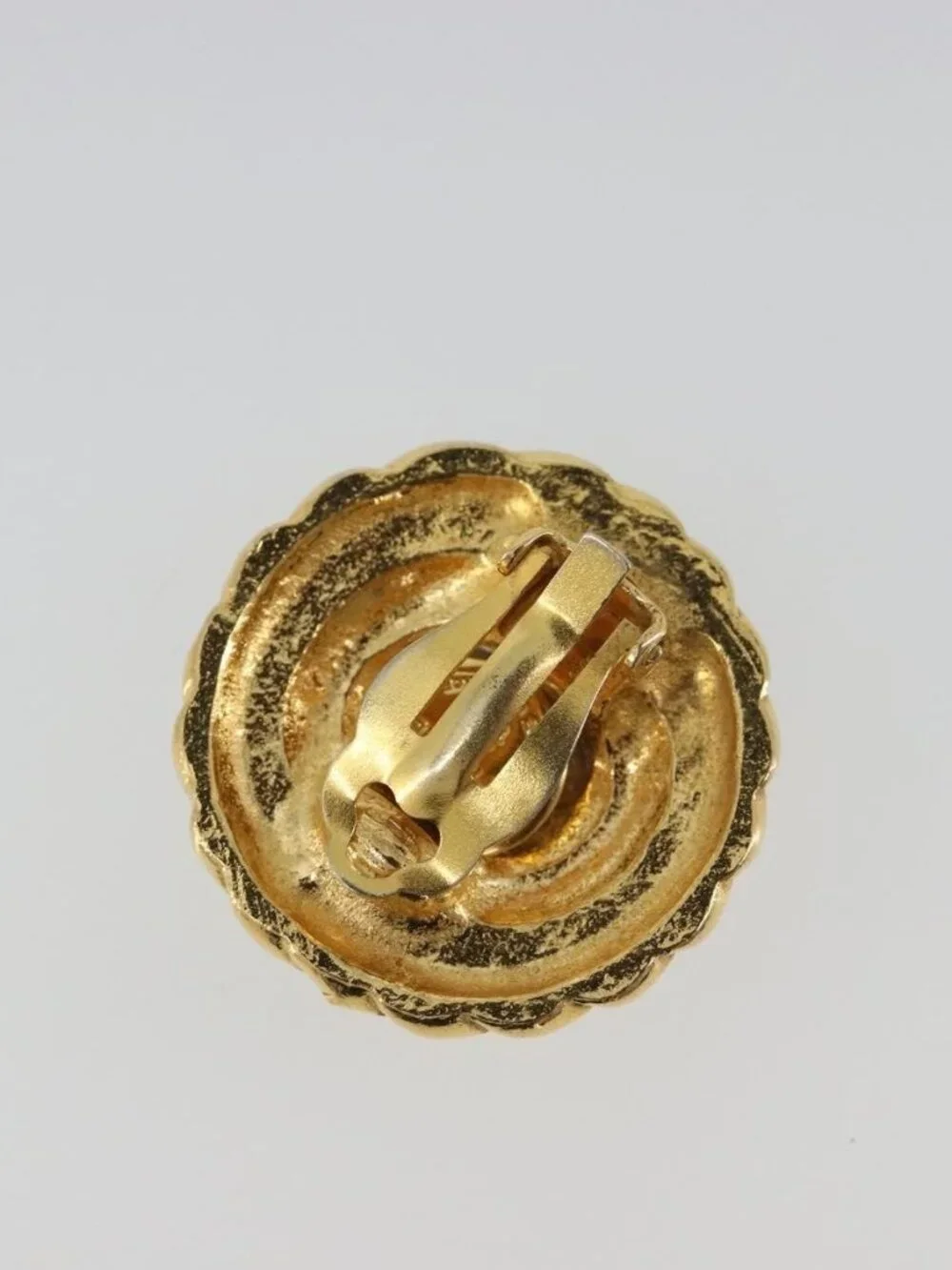 CHANEL Earring Metal Gold Tone CC Auth BA13635